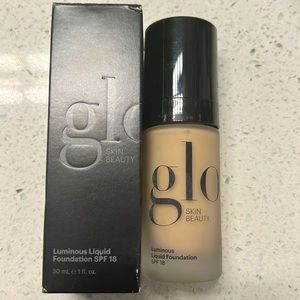 Glo Skin Beauty Luminous Liquid Foubdation (Linen)